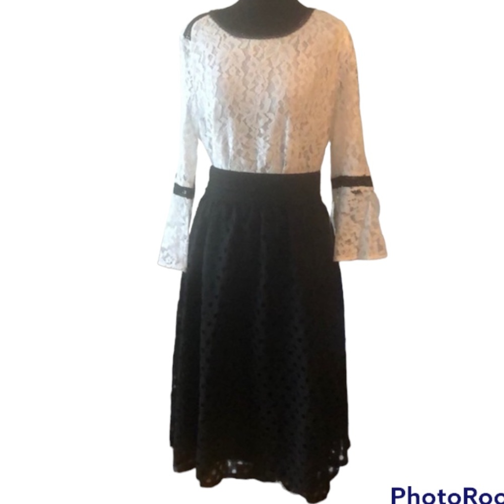 METROWEAR black eyelet skirt size small